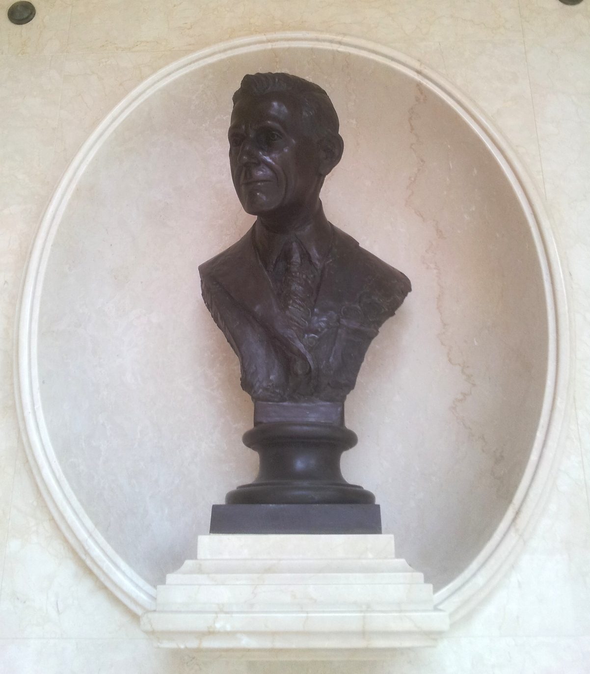 Mario Campanacci's monument, Istituto Rizzoli, Bologna - 02.jpg